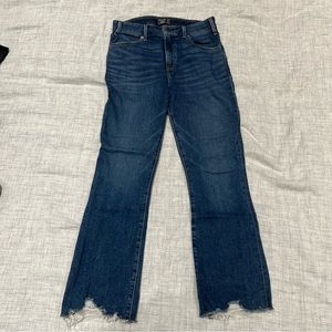 Abercrombie & Fitch High-Rise Ankle Flare, raw hem, Sz 28, orig $90